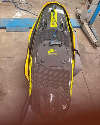 Tavola da surf a benzina