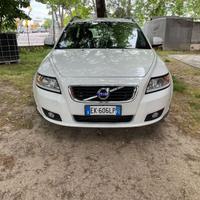 Volvo V50 D2 R-design