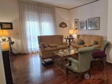 Appartamento di 187 m² con 5 locali a Taranto