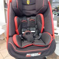 seggiolino auto per bambini scuderia Ferrari 