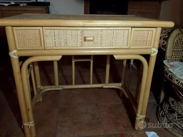 Scrivania in rattan  con cassetto