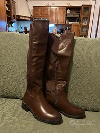 stivali sul ginocchio