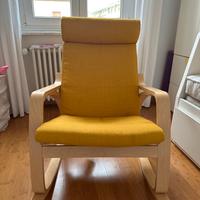 Sedia a dondolo Ikea con cuscino