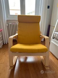 Sedia a dondolo Ikea con cuscino