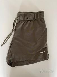 Pantaloncini da corsa dry fit. Nuovi.