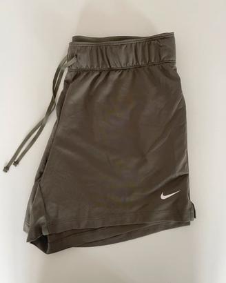 Pantaloncini da corsa dry fit. Nuovi.