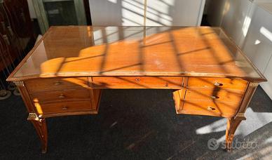 Scrivania stile classico