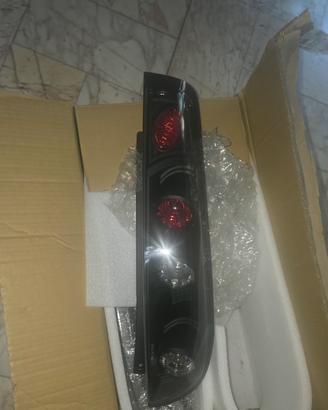fari Ford Fiesta a tre porte 