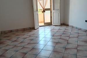 700 /mese 115 m² 6 VANI AMPIO E LUMINOSO