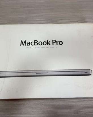 Apple Macbook Pro 17 LED Widescreen - 2009
