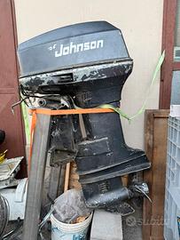 Jonhson 737 fuoribordo