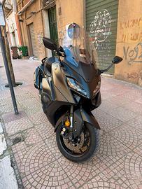 Tmax 560 2024