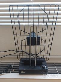 Antenna TV da interno amplificata 
