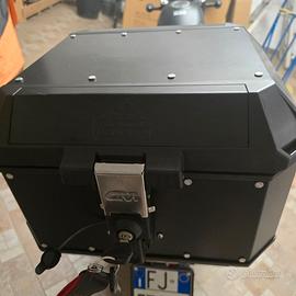 Bauletto Givi trekker alaska e piastra