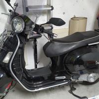 Piaggio Vespa 300 GTS - 2011