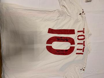 Maglia autografata Totti