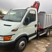 Iveco Dayli con caricatore polpo/ragno