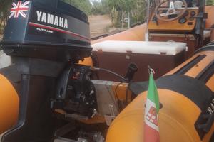 gommone 4,70 mt completo di carrello stradale basc