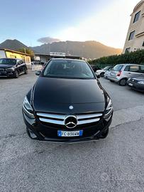 Mercedes-benz B 180 B 180 d Automatic Premium