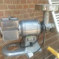 grattuggia fama  800 watt tritacarne made in italy