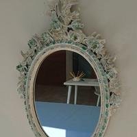 specchio con cornice dipinta