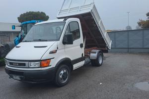 Iveco Daily 35.12 ribaltabile trilaterale