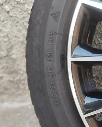 Cerchi in lega con gomme invernali