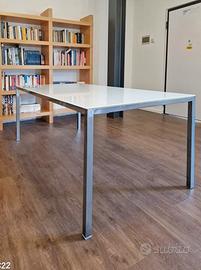 Tavolo TORABY IKEA vetro e metallo