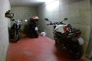 MM S. Agostino Posto moto di tre in box condiviso