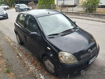 TOYOTA Yaris - 2001