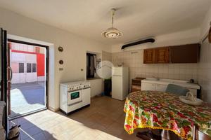 CASA SEMINDIPENDENTE A SAN FRANCESCO AL CAMPO