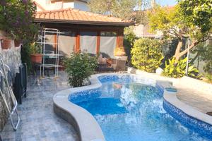 Via garibaldi- villa plurifamiliare con piscina