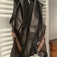 Gilet marrone con paillettes