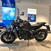 Yamaha MT-09 CAMBIO Y-AMT KM 0 TUA DA € 110 al mes