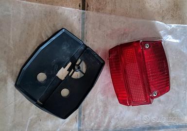 fanalino posterio Vespa 125 Primavera ET3 Piaggio 