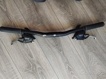 manubrio e comandi 8x3 Shimano 