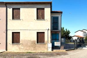 CAVARZERE: 113B: Porzione di bifamiliare