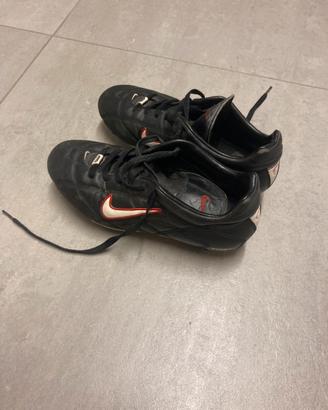 Scarpe da calcio Nike in pelle