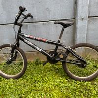 BICICLETTA BMX