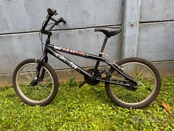 BICICLETTA BMX