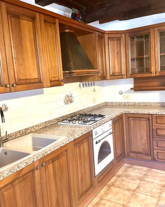 Cucina in legno massello