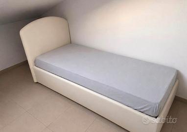 Letto singolo imbottito in eco pelle