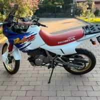 Honda nx 650 dominator