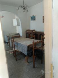 Casa nel centro del paese con annesso frantoio