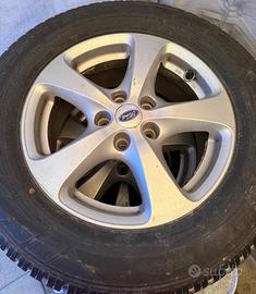 4 cerchi in lega Ford e 4 prneumatici invernali