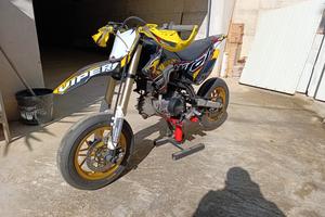 Pit bike