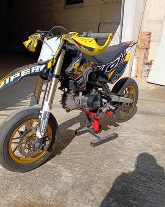 Pit bike