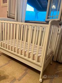 Culla in legno bianco