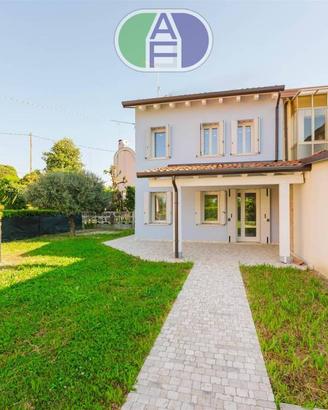 Villa di 95 m² con 5 locali e box auto a Venezia