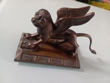 statuette leone di san Marco Venezia